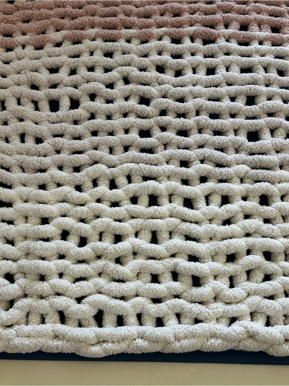 Chunky Ombre Knit Throw Blanket in White Pink Handmade like new Chenille Cozy
